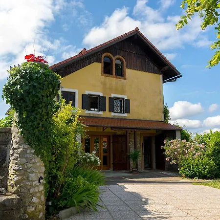 With Bbq In Novo Mesto 54727