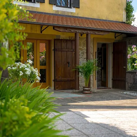 With Bbq In Novo Mesto 54727 Сasa de vacaciones