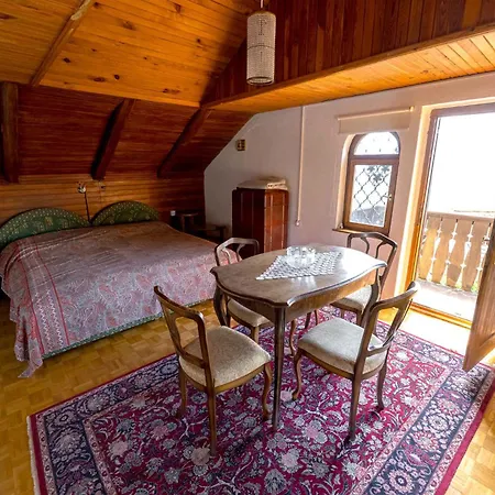 Prázdninový dům With Bbq In 54727 Novo Mesto