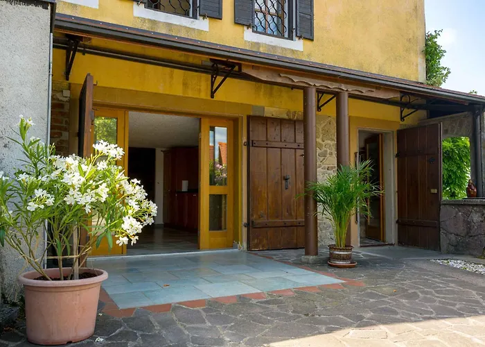 With Bbq In Novo Mesto 54727 Casa vacanze